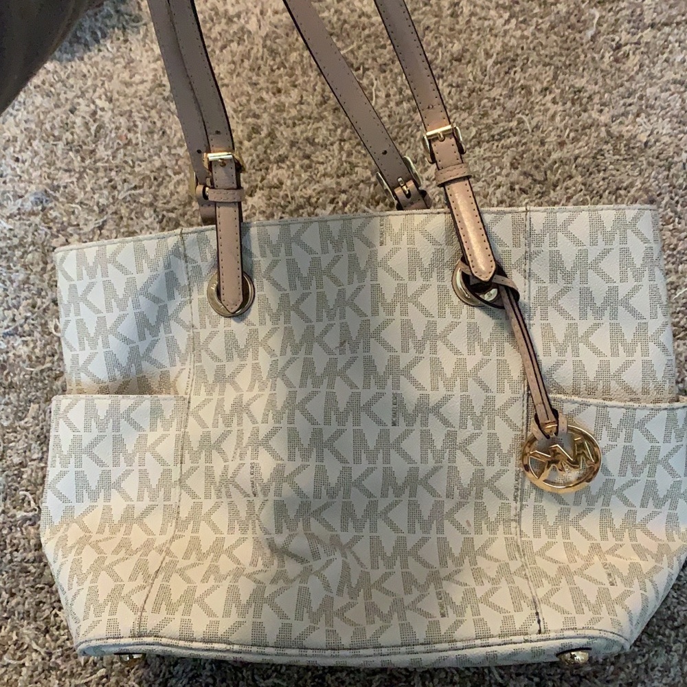 Michael Korea purse